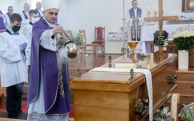 Bez Boga żadna myśl nie jest dobra. Pożegnanie ks. Ireneusza Żejmy