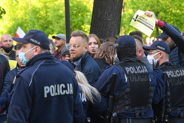 Przedsiębiorcy przed kancelarią premiera zapowiadają, że będą spać na ulicy