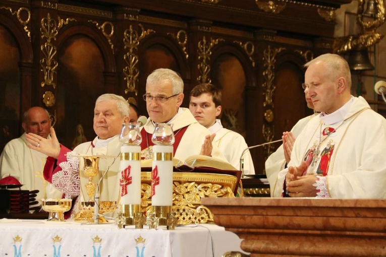 Msza św. w Sanktuarium św. Józefa w Kaliszu pod przewodnictwem bp. Marka Mendyka