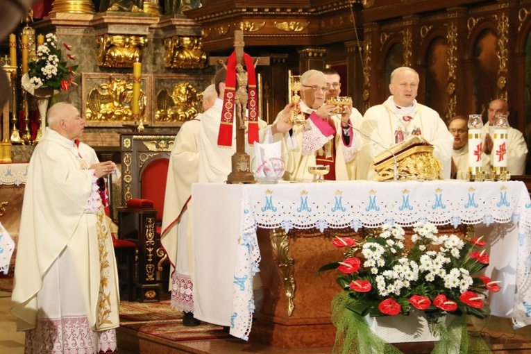 Msza św. w Sanktuarium św. Józefa w Kaliszu pod przewodnictwem bp. Marka Mendyka