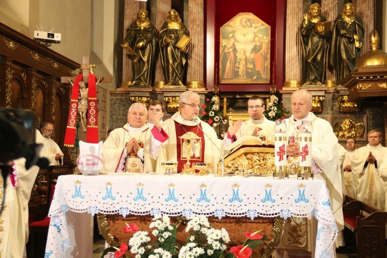 Msza św. w Sanktuarium św. Józefa w Kaliszu pod przewodnictwem bp. Marka Mendyka