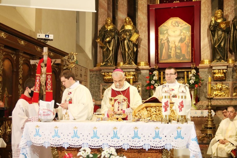 Msza św. w Sanktuarium św. Józefa w Kaliszu pod przewodnictwem bp. Marka Mendyka