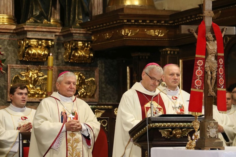 Msza św. w Sanktuarium św. Józefa w Kaliszu pod przewodnictwem bp. Marka Mendyka