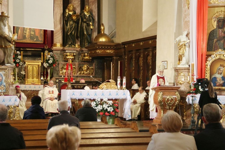 Msza św. w Sanktuarium św. Józefa w Kaliszu pod przewodnictwem bp. Marka Mendyka