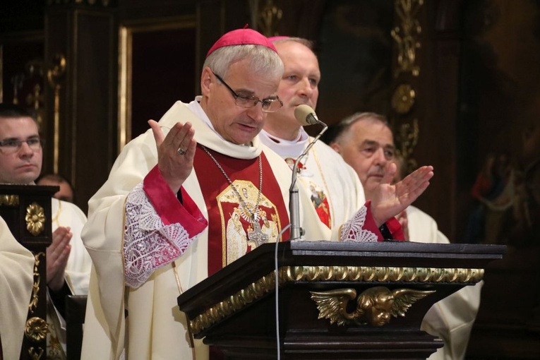 Msza św. w Sanktuarium św. Józefa w Kaliszu pod przewodnictwem bp. Marka Mendyka