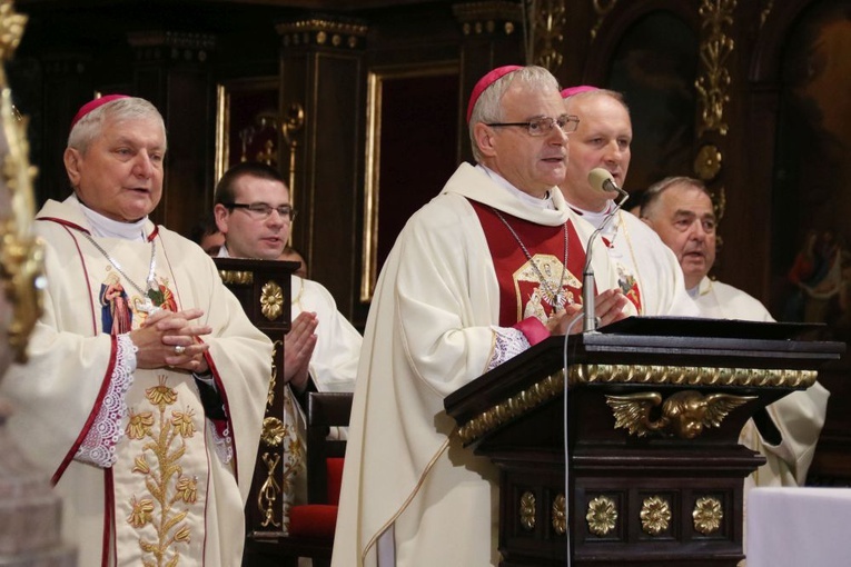 Msza św. w Sanktuarium św. Józefa w Kaliszu pod przewodnictwem bp. Marka Mendyka