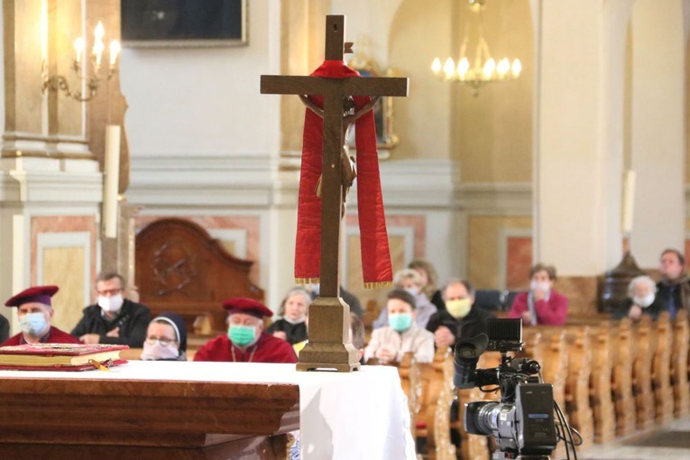 Msza św. w Sanktuarium św. Józefa w Kaliszu pod przewodnictwem bp. Marka Mendyka