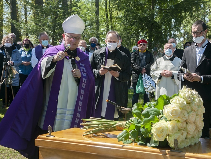 Pogrzeb ks. Ireneusza Żejmy