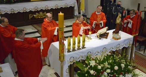 Z okazji 8 maja nie odbyły się doroczne uroczystości. Mszy św. w kościele garnizonowym w Radomiu przewodniczył bp Henryk Tomasik.