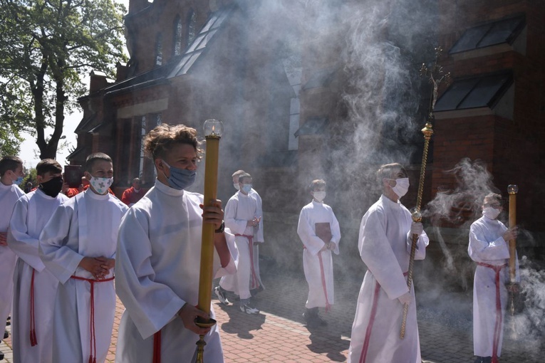 Uroczyste wejście do bazyliki zamiast tradycyjnej procesji z kaplicy Narodzenia św. Stanisława do szczepanowskiego sanktuarium.