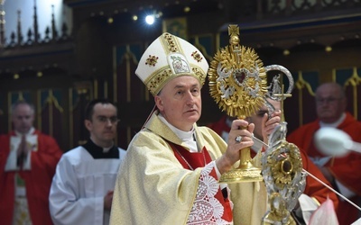 Błogosławieństwo relikwiarzem św. Stanisława.