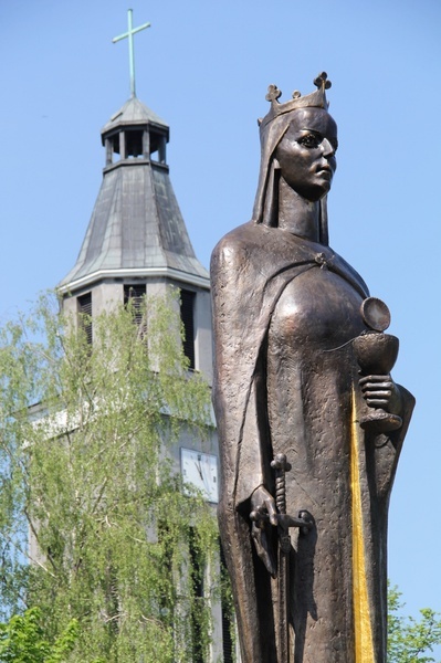 Knurów. Św. Barbara trafiła na pomnik