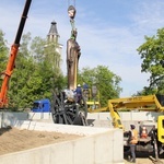 Knurów. Św. Barbara trafiła na pomnik