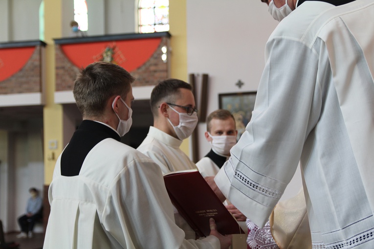 Święcenia diakonatu w Oleśnicy
