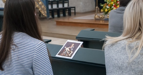 Pierwsza lekcja w Skrzatuskiej Szkole Modlitwy