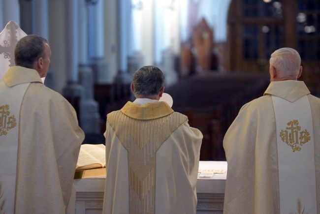 Bp Henryk Tomasik prosi o wspieranie mediów diecezjalnych