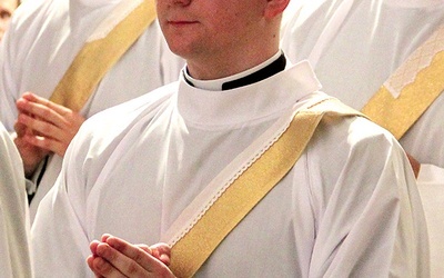 Ksiądz Paweł święcenia kapłańskie przyjął w 2018 roku.