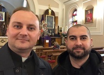 Ksiądz Damian i Mirosław Kozioł 