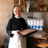 #SłodkiDarModlitwy - siostry z archidiecezji gdańskiej pieką ciasta dla szpitali
