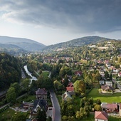 Beskid Śląski. Pracowity weekend GOPRowców. Wypadki rowerzystów i paralotniarzy