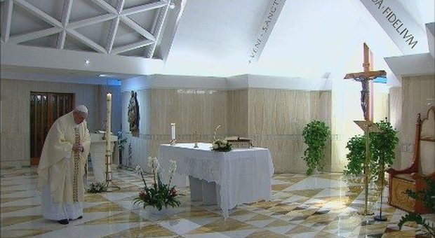 Mszą przy grobie Jana Pawła II Franciszek "otworzy" kościoły we Włoszech