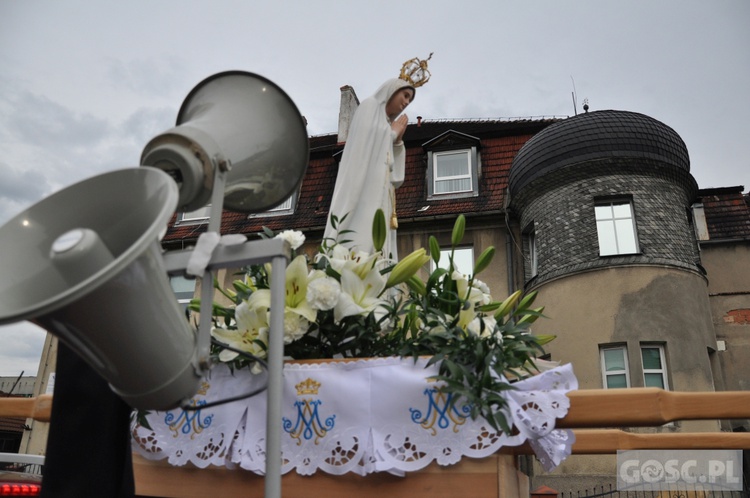 Figura Matki Bożej Fatimskiej przejechała ulicami Gubina