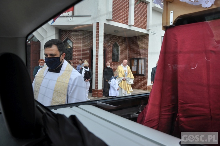 Figura Matki Bożej Fatimskiej przejechała ulicami Gubina