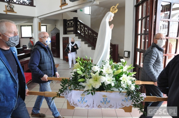 Figura Matki Bożej Fatimskiej przejechała ulicami Gubina