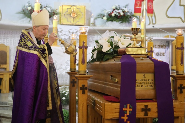 Pogrzeb śp. ks. Michała Klisia w Międzybrodziu Żywieckim