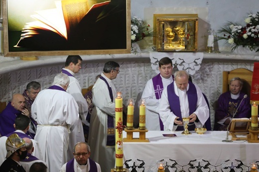 Pogrzeb śp. ks. Michała Klisia w Międzybrodziu Żywieckim