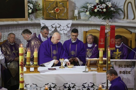 Pogrzeb śp. ks. Michała Klisia w Międzybrodziu Żywieckim