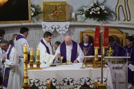 Pogrzeb śp. ks. Michała Klisia w Międzybrodziu Żywieckim