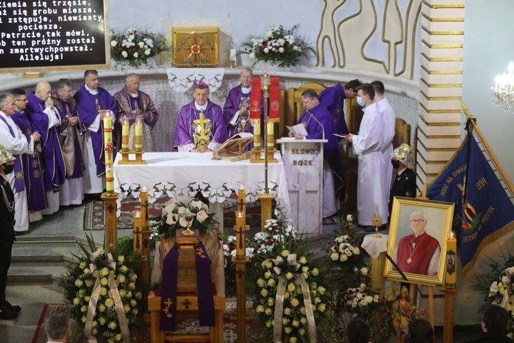 Pogrzeb śp. ks. Michała Klisia w Międzybrodziu Żywieckim