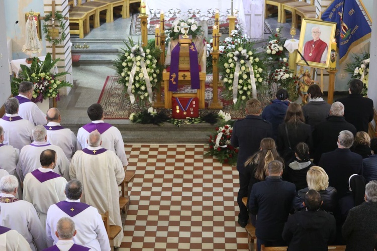 Pogrzeb śp. ks. Michała Klisia w Międzybrodziu Żywieckim