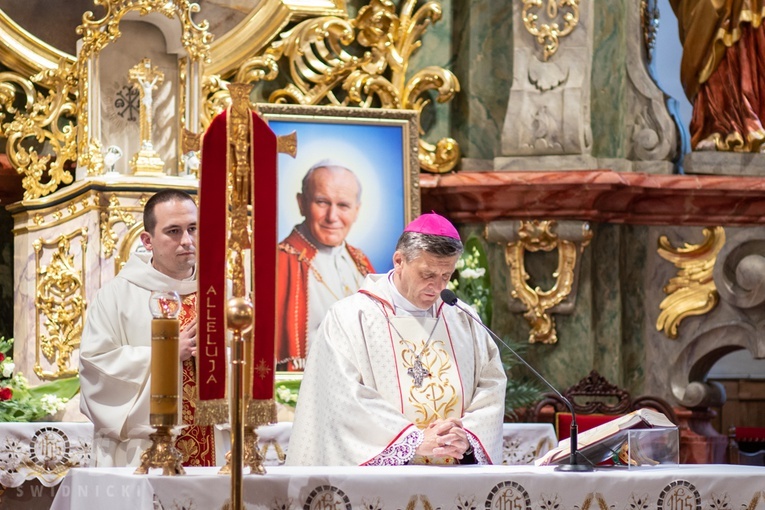 Msza św. z okazji 100. rocznicy urodzin św. Jana Pawła II w Świdnicy