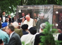 Bukiet Miłosierdzia na 100. urodziny Karola Wojtyły - Jana Pawła II