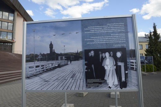 Wystawa poświęcona Janowi Pawłowi II 