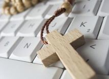 KSM formuje się online