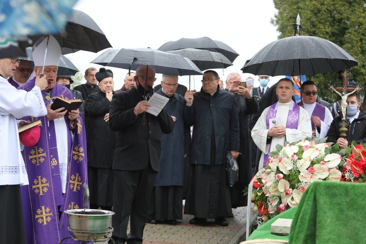 Pogrzeb śp. ks. Jana Drzyzgi w Górkach Wielkich