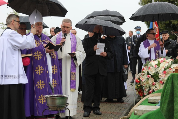 Pogrzeb śp. ks. Jana Drzyzgi w Górkach Wielkich