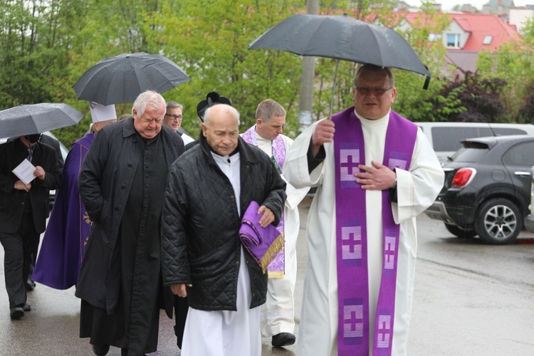 Pogrzeb śp. ks. Jana Drzyzgi w Górkach Wielkich