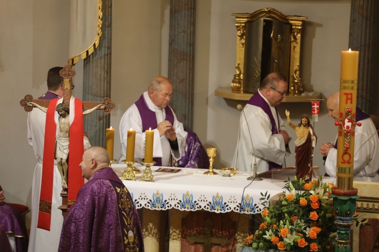 Pogrzeb śp. ks. Jana Drzyzgi w Górkach Wielkich