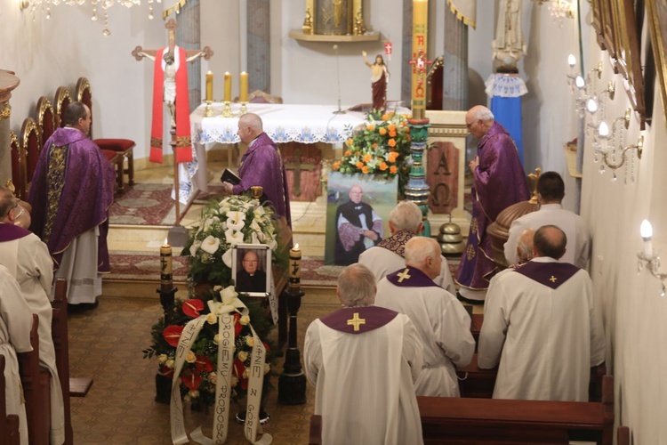 Pogrzeb śp. ks. Jana Drzyzgi w Górkach Wielkich