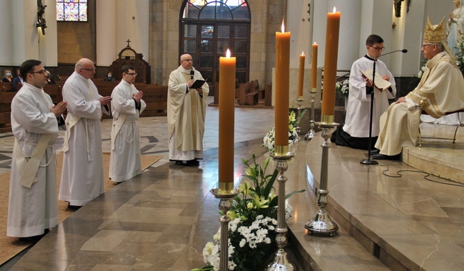 Katowice. Trzech mężczyzn otrzymało święcenia kapłańskie