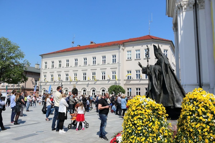 Wadowice. Msza św. z okazji setnej rocznicy urodzin św. Jana Pawła II