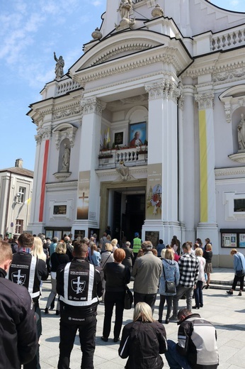 Wadowice. Msza św. z okazji setnej rocznicy urodzin św. Jana Pawła II