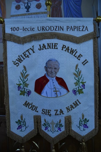 Serce i chorągiew dla Jana Pawła II