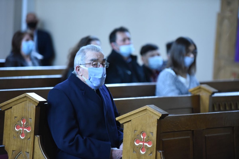 Serce i chorągiew dla Jana Pawła II