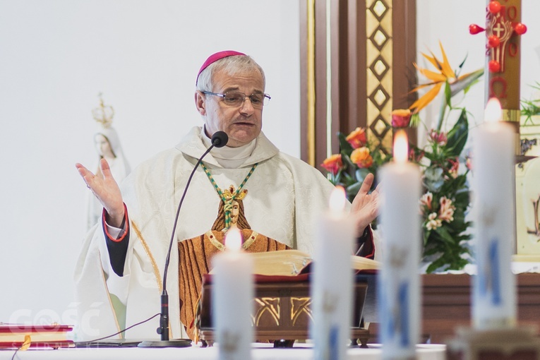 Złoty jubileusz przyjęcia I Komunii Świętej bpa Marka Mendyka