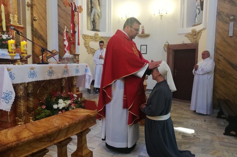 Nowa Ruda Słupiec. Wybrała życie pustelnicze przy sanktuarium